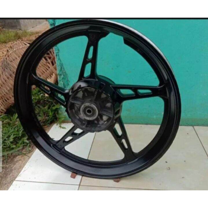 velg pelek racing belakang YAMAHA JUPITER Burhan