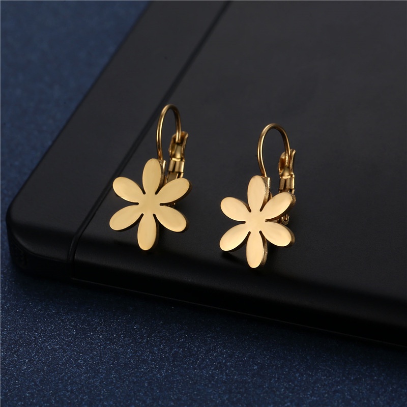 Anting Bunga Daisy Fashion Korea Kepribadian Wanita Anting Bunga Gaya Logam Hadiah Perhiasan Elegan