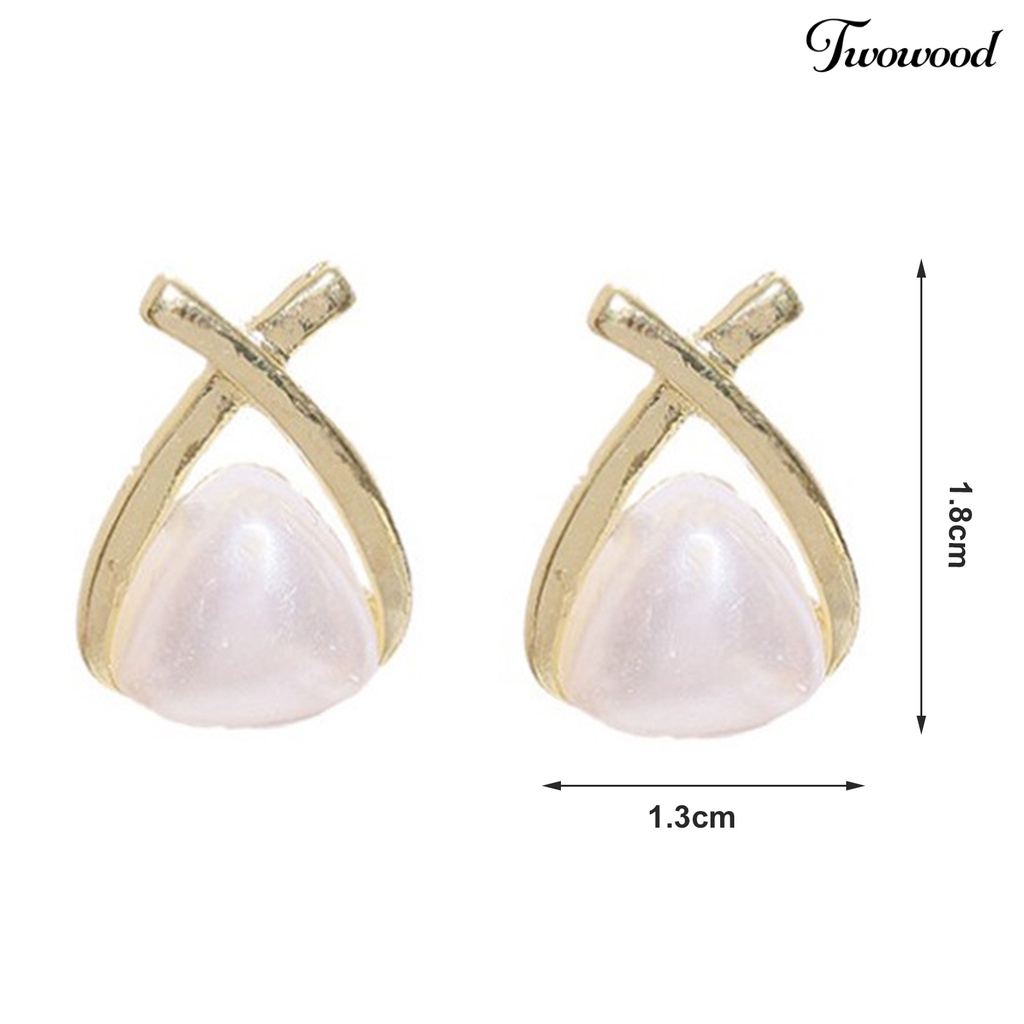 Twowood 1pasang Anting Stud Geometris Segitiga Gaya Korea Temperamen Mutiara Imitasi Ear Studs Perhiasan Aksesori