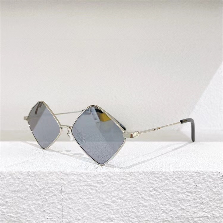 Kacamata Hitam Fashion Square Aesthetic Shades Untuk Wanita/Pria Metal Frame Sunglasses Eyewear