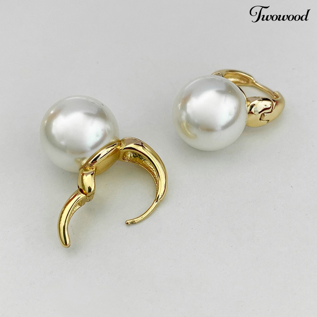 Twowood 1pasang Anting Pejantan Temperamen Geometris Vintage Gaya Hong Kong High Gloss Hias Elegan Faux Pearl Hoop Earrings Aksesoris Wanita