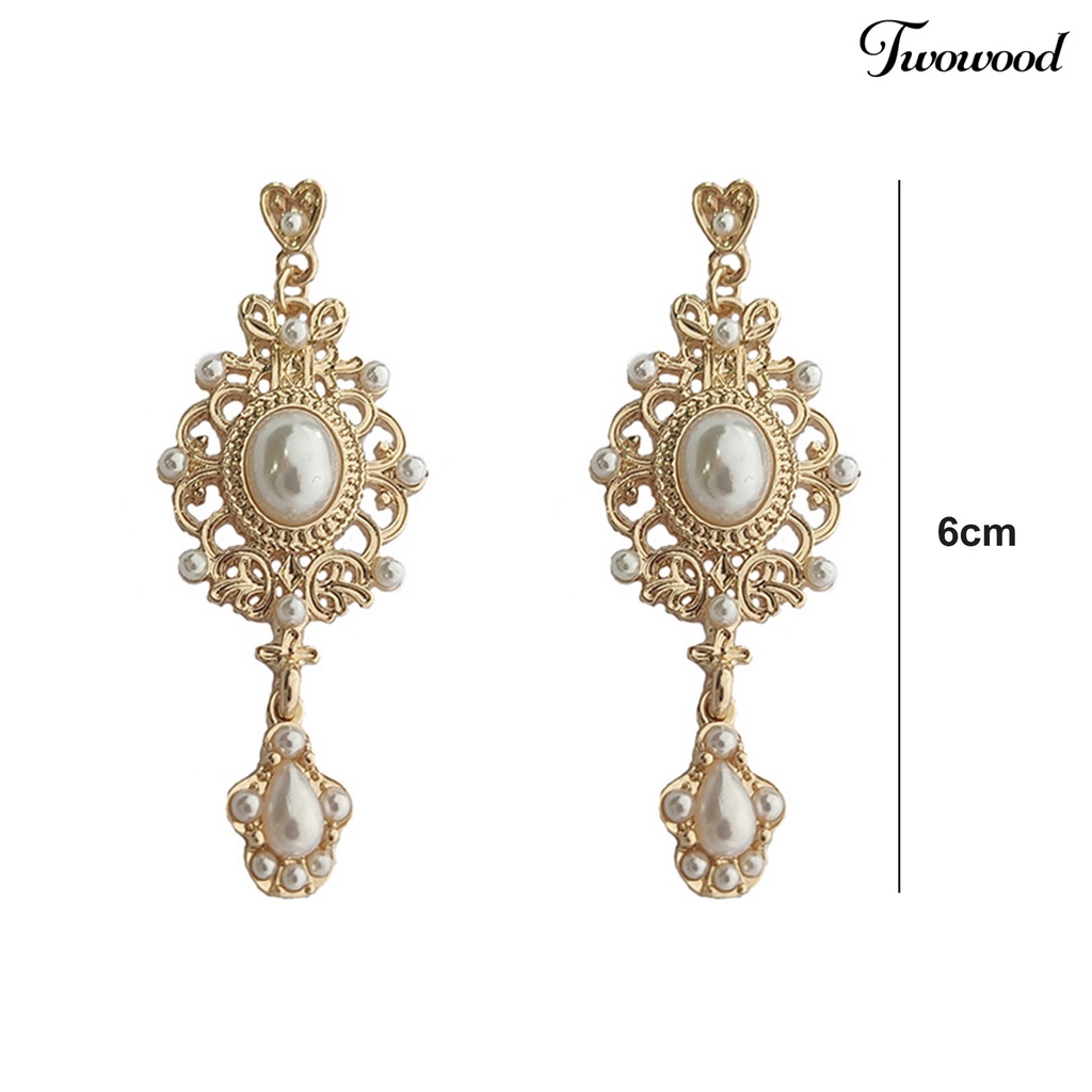 Twowood 1pasang Anting Menjuntai Desain Pengadilan Kerajaan Mutiara Imitasi Pola Geometris Temperamen Klasik Berdandan Hias Pengadilan Retro Baroque Stud Earrings Perhiasan Fashion