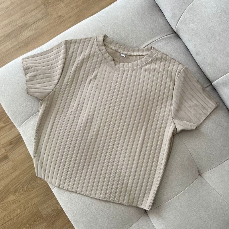 BEFAST - ZECOOTD WANITA KAOS VINA / Sierra Hornet Knit Crop Top / Fashion Wanita Remaja Trendy / Crop Top Simple Wanita / Outfit Ala Korean Style / Tshirt Crop Lengan Pendek / Crop Top RIB Terlaris / Pakaian Casual Formal