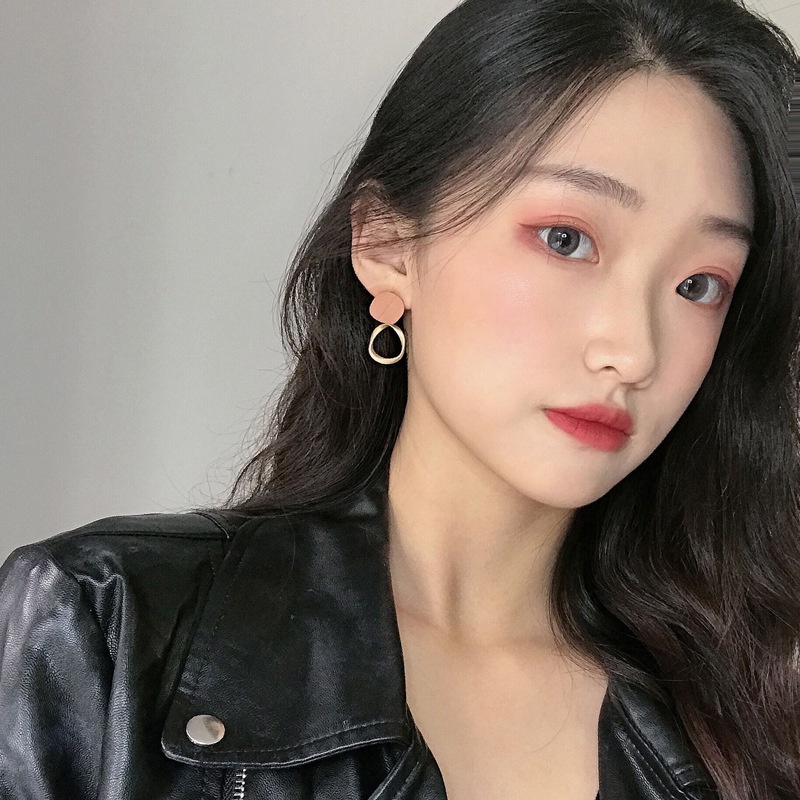 S925 Perak Jarum Korea Sederhana Keren Gaya Retro Tahun Baru Gaya Baru Influencer Berkelas Anting Earrings