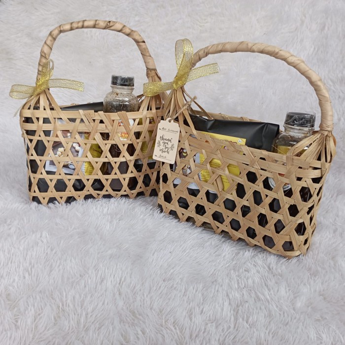 

Terlaris ✨ -HAMPERS PARCEL PARSEL-SAWSAN SIZE M - ISI PEMPEK 12 PCS - OLEH2 MUDIK- 2.2.23