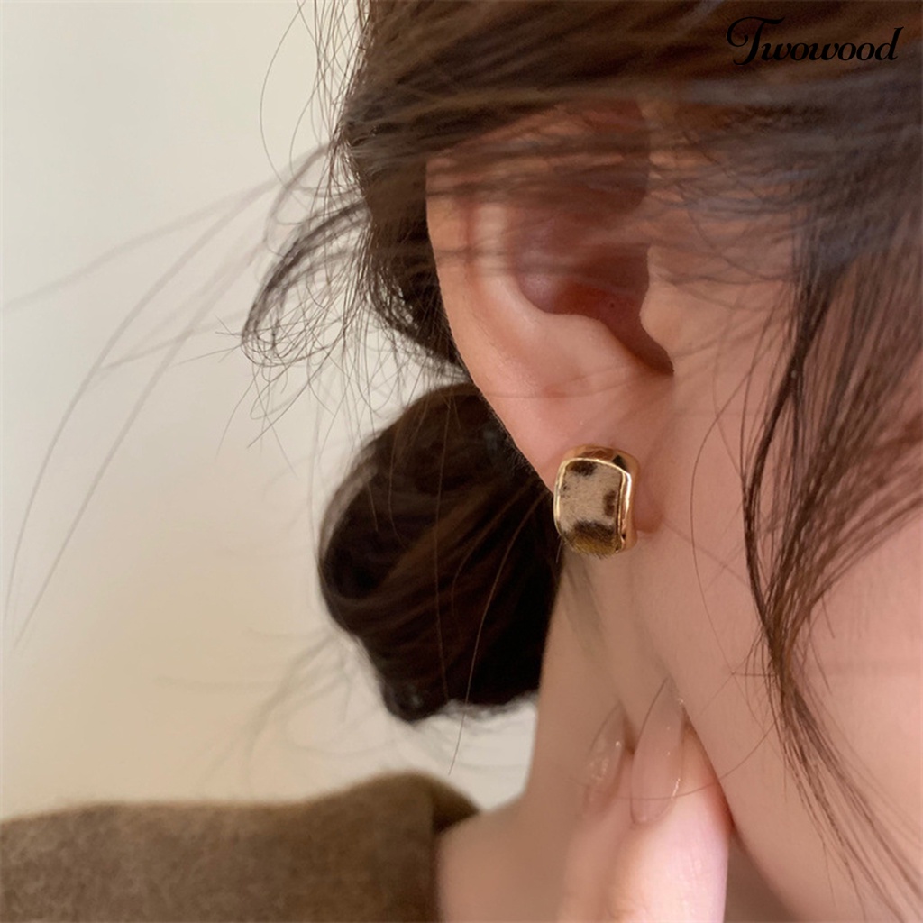 Twowood 1pasang Anting Stud Gaya Retro Mini Halus Semua Pertandingan Ultralight Hias Tidak Luntur Perhiasan Mini Stud Earrings Ear Decoration Untuk Lady