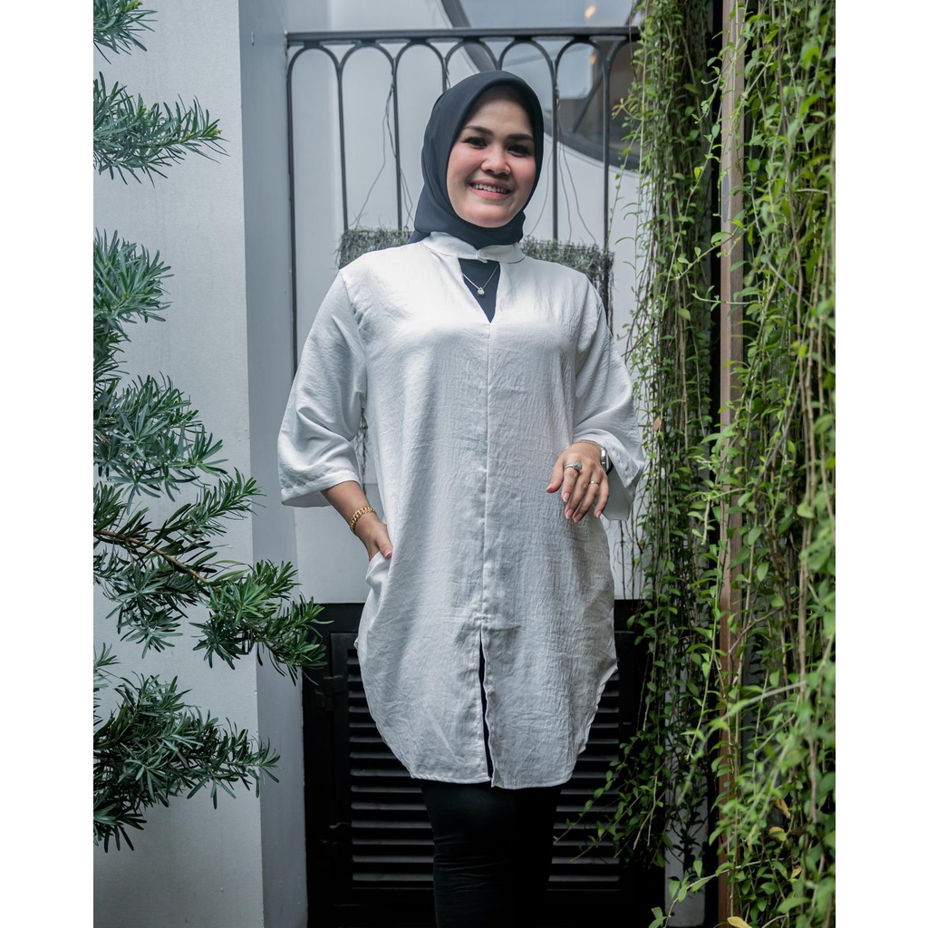 Onita Blouse/Tunik Putih Polos Poliester