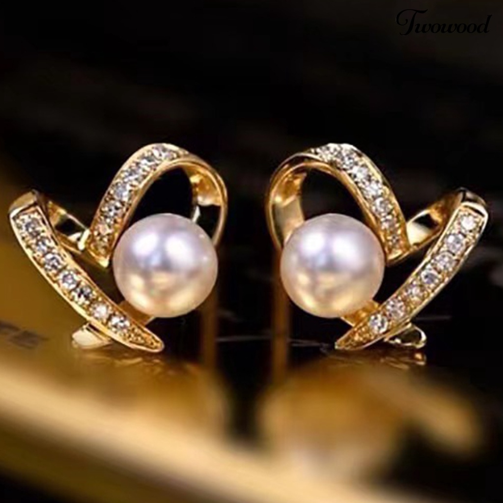 Twowood 1pasang Ear Studs Elegan Berbentuk Hati Berlian Imitasi Mengkilap Hias Berkilau Berdandan Hadiah Wanita Mutiara Imitasi Stud Earrings Perhiasan Aksesori Fashion