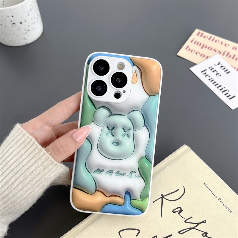 Kaws Lucu Dengan Lensa Kaca Film Ponsel Case Untuk iPhone 14 Pro Max14Plus13 12 Promax Keras Perasaan Tiga Dimensi Glass Case Penutup Belakang