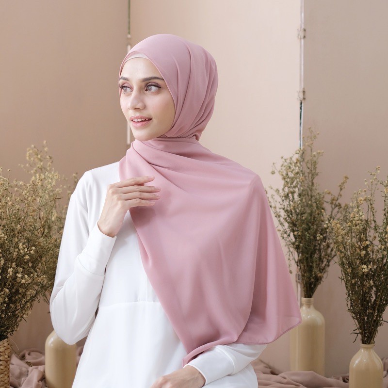 Hijab Jilbab Pashmina Ceruty Baby Doll  Premium Terbaru 2023 By Mardhatillah Warna Blush - Pink muda
