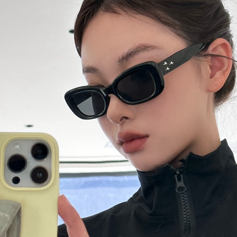 (YUZHU) Y2k Gaya Korea Fashion Bingkai Kecil Tiga Bintang Kacamata Hitam Vintage Fashion Design High End Sense Sunglasses Women