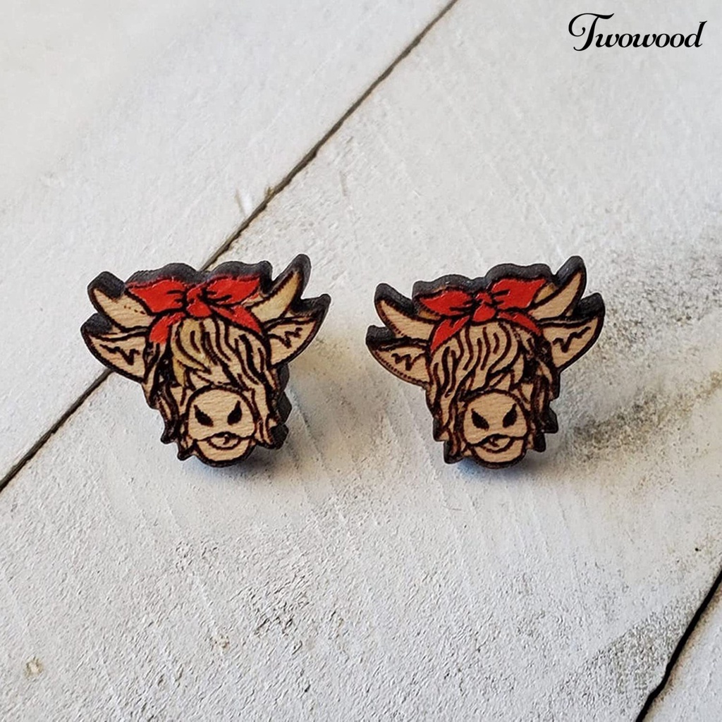 Twowood 1pasang Anting Stud Handmade Pola Halus Sastra Vintage Permukaan Halus Dekorasi Tahan Luntur Giwang Sapi Anting Sapi Kayu