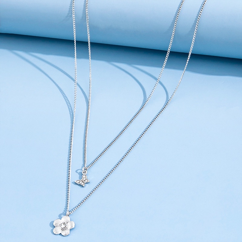 Modis Dan Mewah Liontin Kupu-Kupu Berlian Tiga Dimensi Dengan Kalung Berlapis Ganda, Rasa Desain Kecil INS Gaya Kalung Liontin Bunga Lima Kelopak