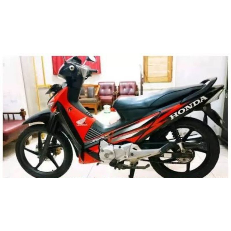 striping sticker lis body honda supra x 125 r thn 2006 hitam merah