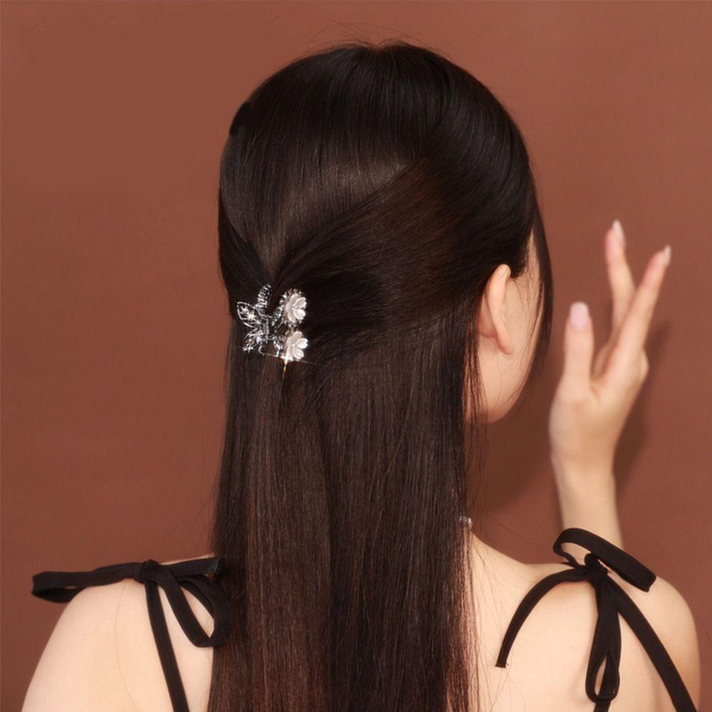 Needway Cherry Rambut Klip Kreatif Sederhana Bunga Mutiara Liontin Elegan Tinggi Ponytail Tetap Klip Cakar Rambut Kecil