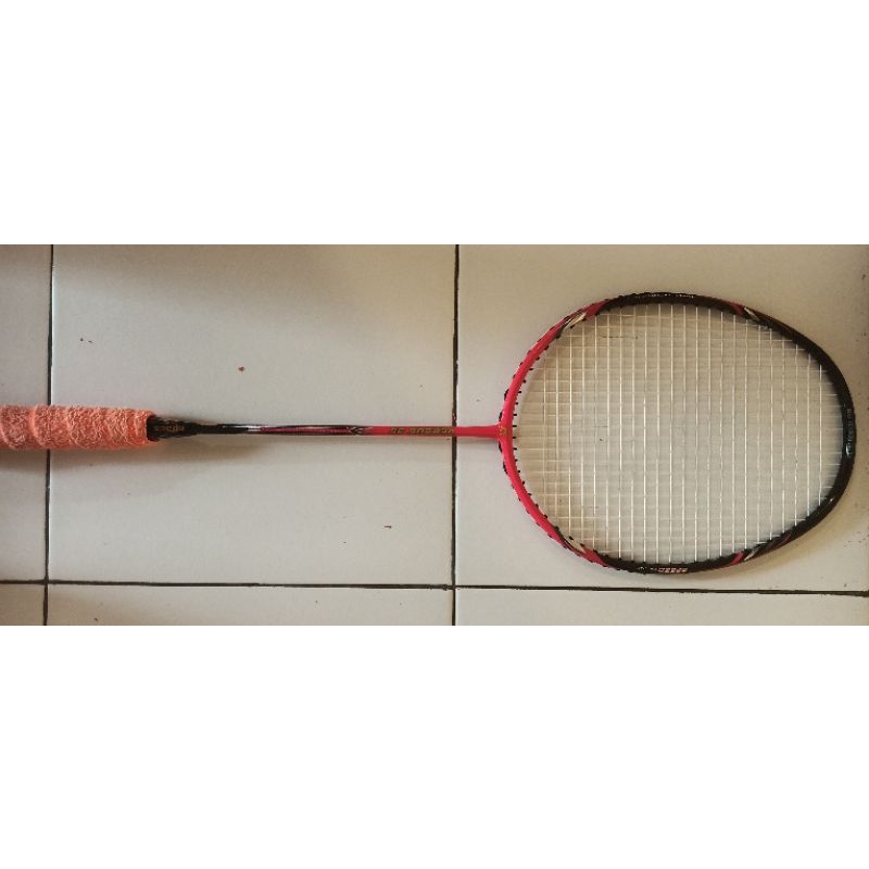 Raket Apacs versus 35 UK