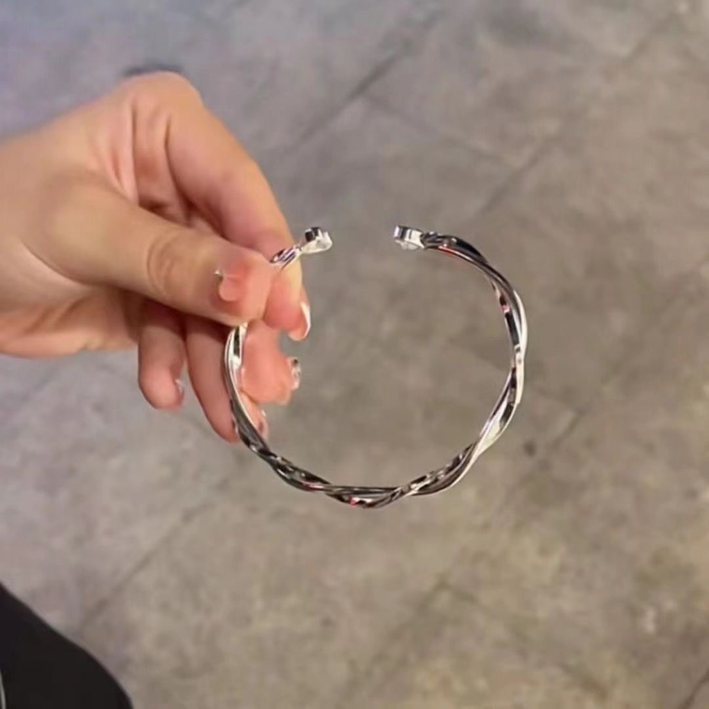 Mobius Gelang ins Mahasiswa Bernilai Tinggi Wanita Gaya Keren Sederhana High-end Pacar Pasangan Gelang