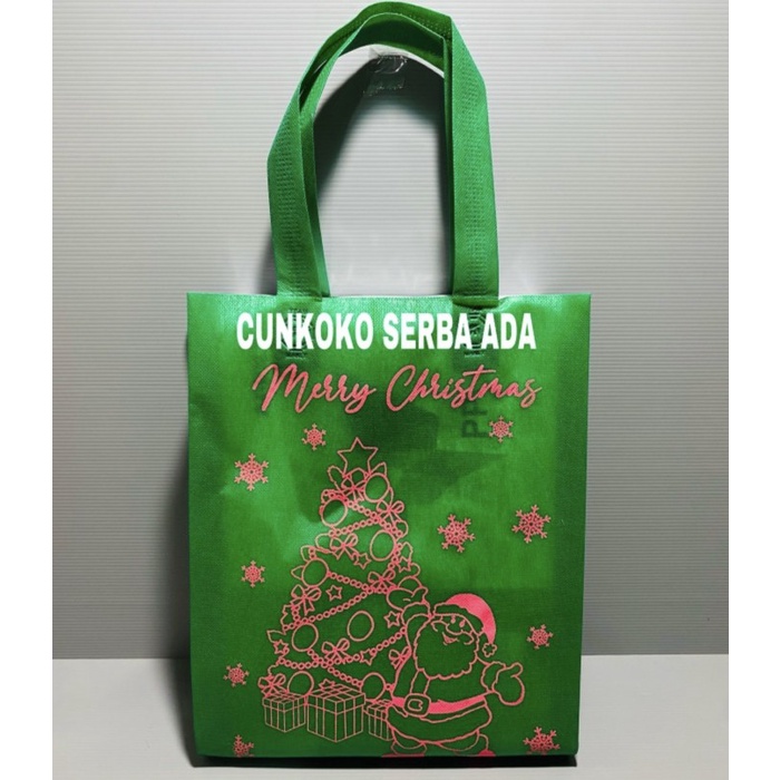 

⭐BISA COD⭐ GOODIE BAG / TAS SPUNBOND NATAL 30 X 40 CM / 1 PACK ISI 12 PCS ( 001 )