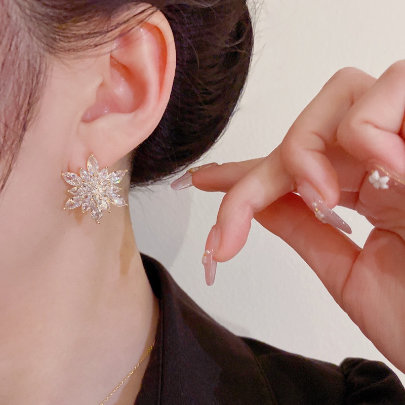 1pasang Fashion Snowflake Stud Earrings/Anting Bunga Zirkon Berkilau/Aksesoris Perhiasan Pesta Wanita