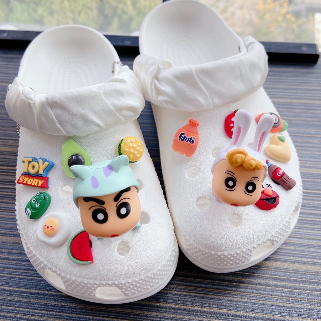 @shinydiy Crayon Shin-chan Crocs Jibbitz Set Stiker Crocs Charm Lucu DIY Aksesoris Gesper Sepatu Kompatibel Dengan Crocs Jibbitz | asesoris wanita｜crocs jibbitz