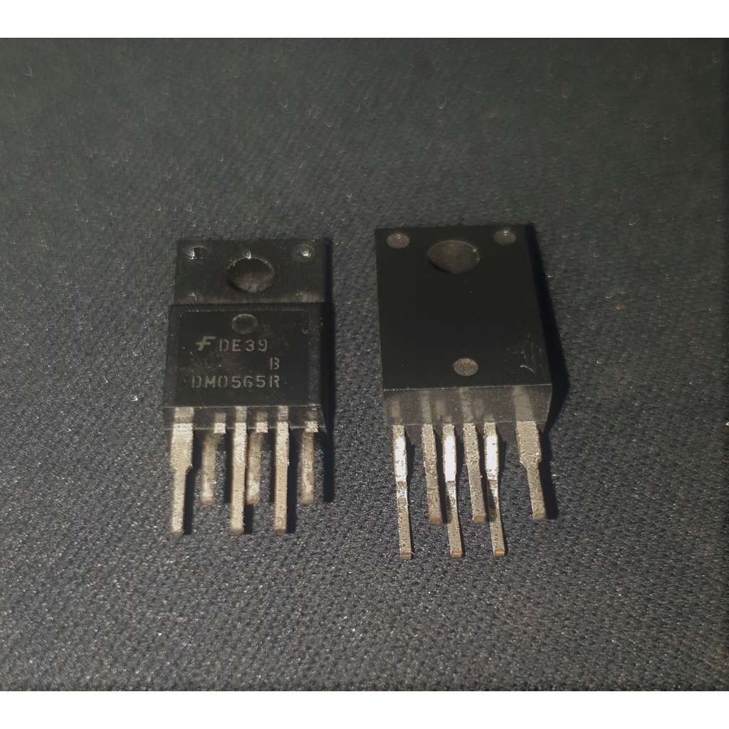 IC DM0565R DM 0565 R Pulse Width Modulator-PWM Power Switch