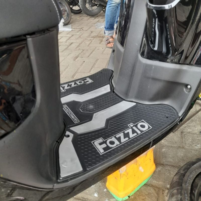 Karpet alas pijakan kaki Yamaha FAZZIO