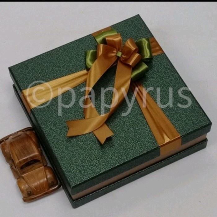 

⭐BISA COD⭐ PAPYRUS Sandwich 30x30 Tinggi 8cm Kotak Kado Gift Box - Slide Foto 1