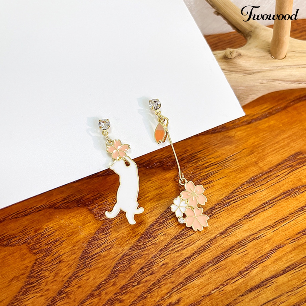 Twowood 1pasang Drop Earrings Kartun Asimetris Electroplating Liontin High Gloss Hiasan Telinga Tahan Luntur Fashion Wanita Anak Bunga Telinga Kucing Studs Untuk Pakaian Sehari-Hari