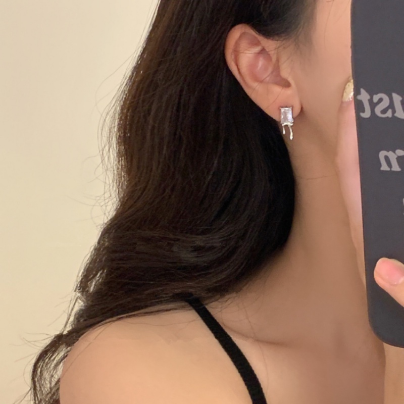 We Flower Stylish Glittering Square Berlian Imitasi Stud Earrings Untuk Wanita Perempuan Trendi Kantor Lady Zirkon Anting Elegan Telinga Perhiasan Hadiah
