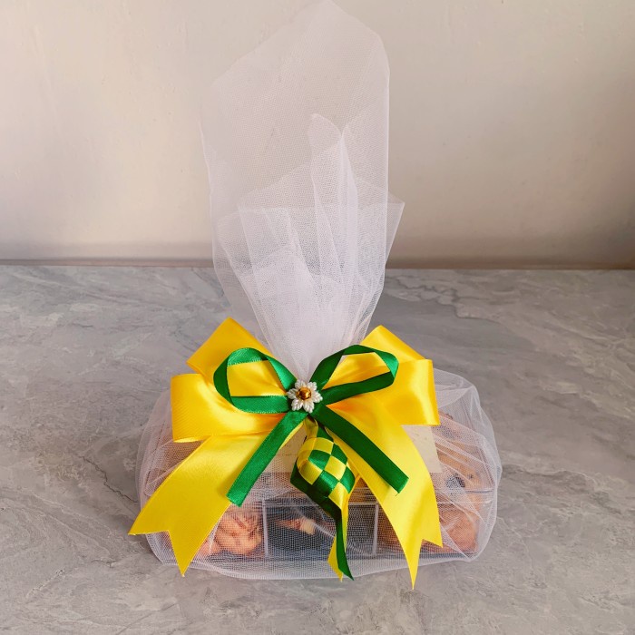 

COOKIES KUE KERING 3 RASA PARCEL NATAL LEBARAN