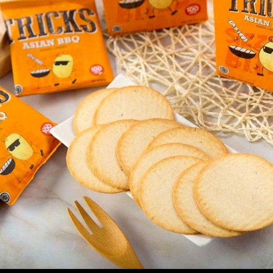 1 Box isi 12 Bks Tricks Baked Crisps Kentang Cemilan Sehat