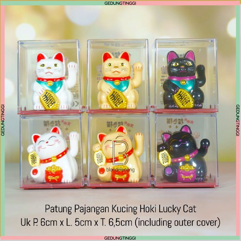 Patung Pajangan Boneka Hiasan Kucing Hoki Rejeki Rezeki Lucky Fortune Cat Keberuntungan Maneki Neko Maneko Neki Mainan Munchkin Keramik Mobil Cina Jepang Baterai Solar Supply Imut Mini Kecil Tangan Goyang Gerak Bergerak Berotot Muscle Mika Kado Lucu Murah