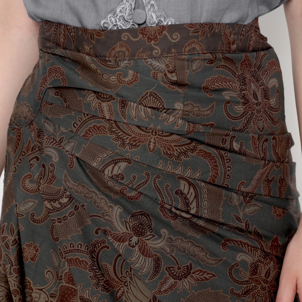 ROK BATIK SPAN Jena Skirt Lilit Kebaya Instan Modern Wanita Motif Burung Rona Warna Abu Grey Gray 723198 Cap 72 - Rok Batik Lilit Bawahan Skirt Kamen Kebaya Songket Batik Panjang Plisket Span Instan Jadi Bali Lembaran Premium Modern Untuk Wanita Kondangan