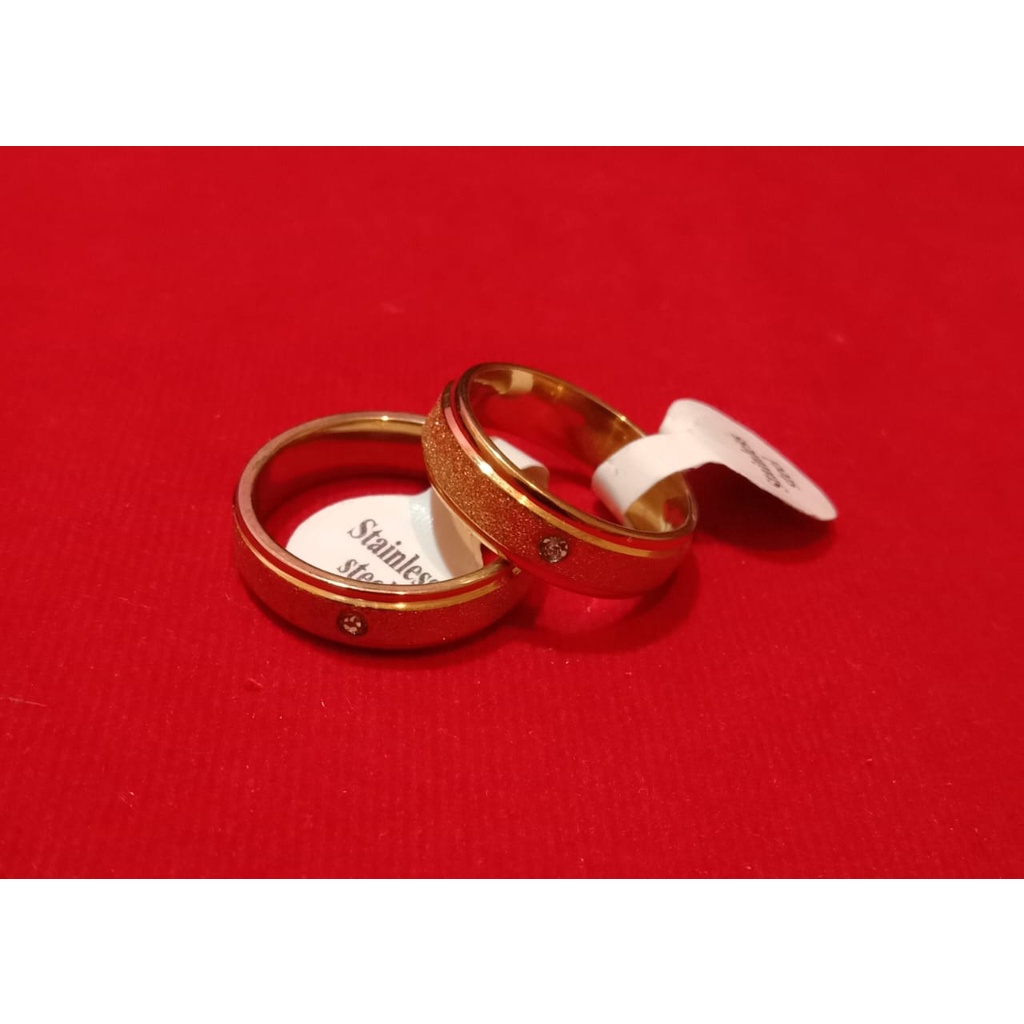 Cincin Titanium Asli Anti Karat Tidak Luntur Pria Wanita Warna Gold