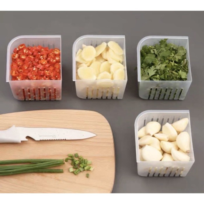 Tempat Penyimpanan Makanan dengan 4 Sekat dan Saringan untuk Buah dan Sayuran