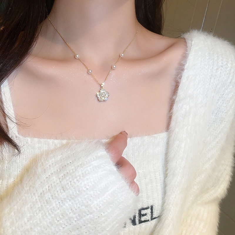 AY(CN) AY(CN)Temperament White Camellia Pendant Necklace Pearl Gold Chain Choker for Women Jewelry Accessories