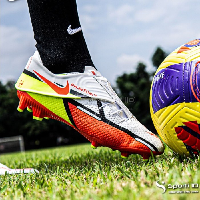 {MentariStore} Sepatu Bola Nike Phantom GT2 Academy Flyease FG - White DH9638-167 Ori - 41 Murah