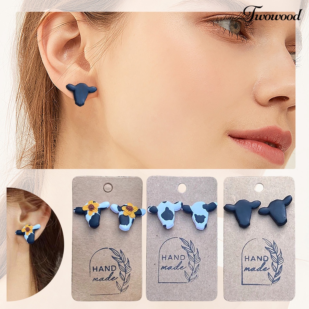 Twowood 1pasang Ear Studs Acrylic Lucu Kecil Padat Kepribadian Hadiah Hypoallergenic Dairy Cow Shape Women Earrings Fashion Jewelry