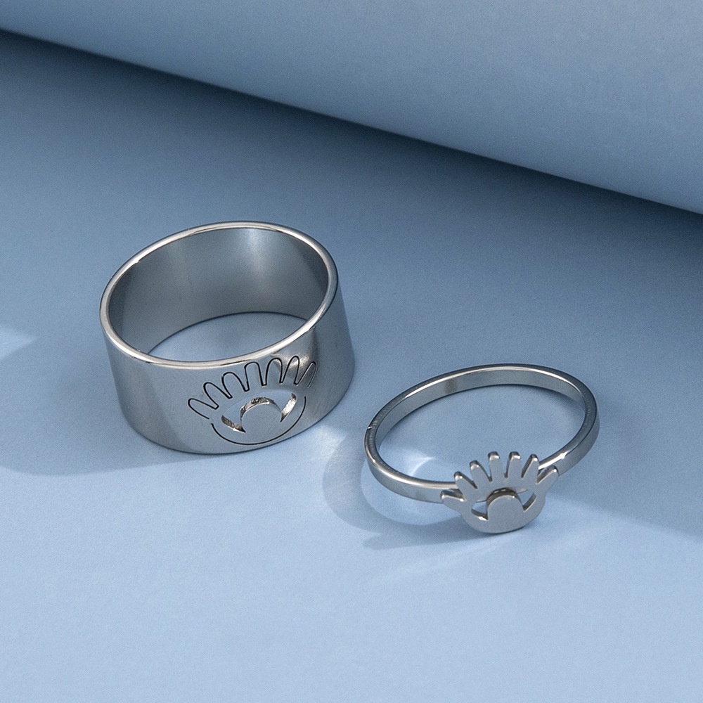 Cincin Pasangan Stainless Steel Desain Minoritas Retro Sederhana Yang Individual Ins Cincin Mata Setan Jepang Dan Korea