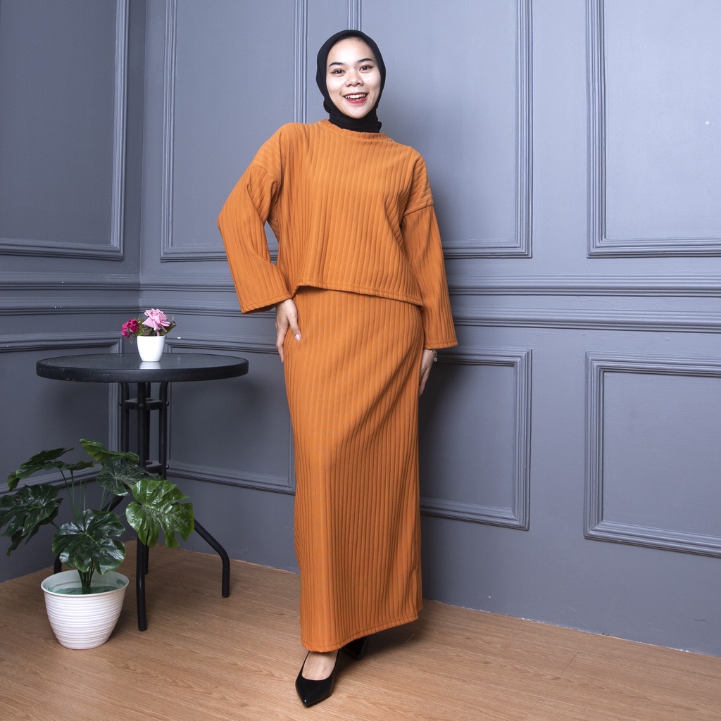 ZASKIYA - Hani One Set Hornet Knit Skirt Wanita