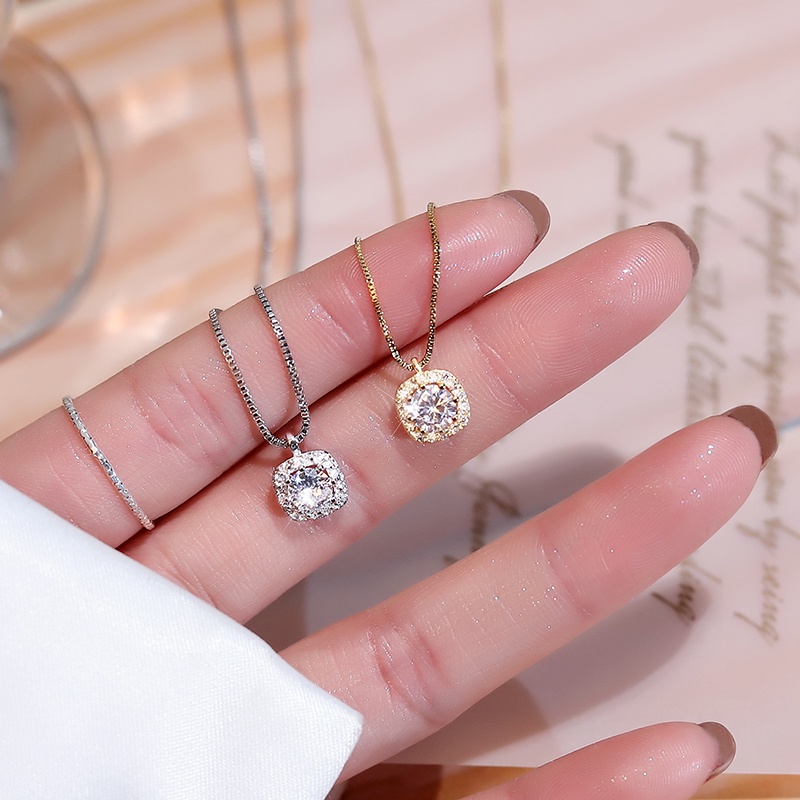 Kami Bunga Mewah Berkilau Penuh Zirkon Persegi Liontin Kalung Untuk Wanita Gadis Elegan Berlian Imitasi Pesona Kalung Pertunangan Makan Pesta Fashion Perhiasan Aksesoris