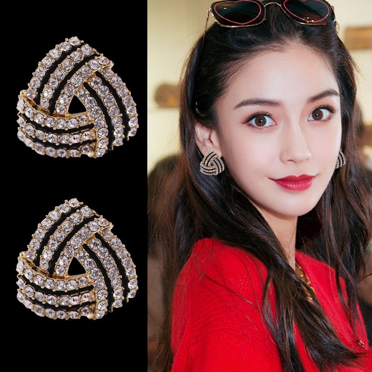 S925 Jarum Perak Gaya Baru Korea Segitiga Berlian Anting Temperamen Hitam Gaya Keren Anting-Anting Geometris Anting-Anting Wanita