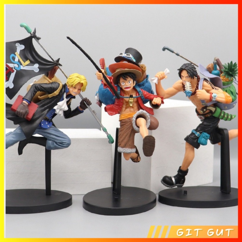 Action Figure Pajangan One Piece Running Monkey D Luffy Ace Sabo