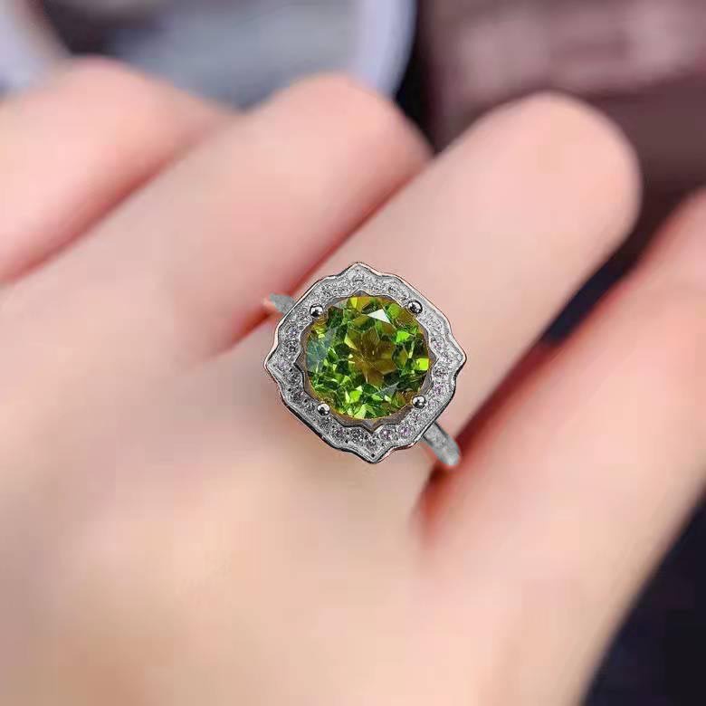 Goldkingdom Aksesoris Perhiasan Fashion Ready Stock Platinum Berlapis HW Yang Sesuai Dengan Cincin Terbuka Alami Olivine Square Pack Cincin Wanita