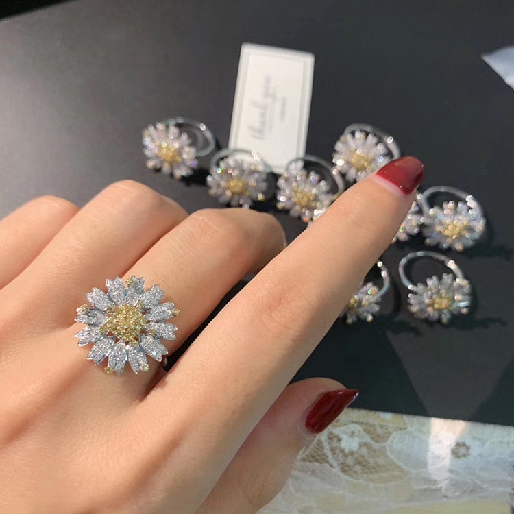 Goldkingdom Fashion Perhiasan Aksesoris Ready Stock Mode Baru Segar Dan Elegan Warna Kuning Berlian Daisy Cincin Daisy Anting Kalung Liontin Set