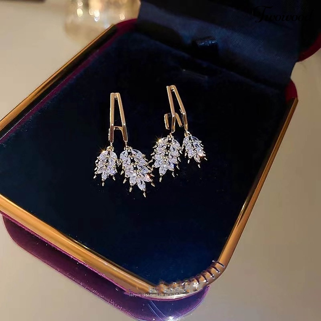 Twowood 1pasang Wanita Anting Bentuk Geometris Liontin Electroplating Warna Emas Kepribadian Berdandan Fashion Item Fashion Daun Faux Zircon Drop Earrings Aksesoris Pakaian