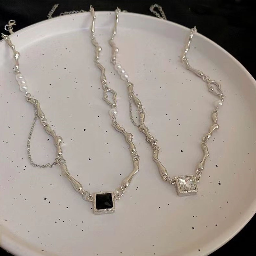 Kalung Liontin Kristal Kotak Hitam Putih Untuk Wanita Perhiasan Geometris Warna Perak Statement Choker Aksesoris Fashion