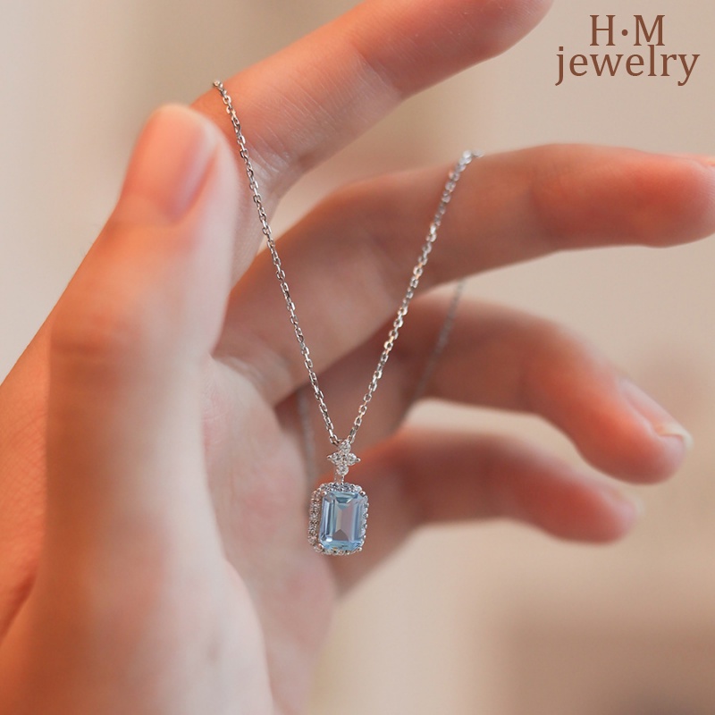 Berlian Imitasi Kalung Kristal Topaz Aquamarine Cahaya Mewah Temperamen Canggih Rasa Ornamen