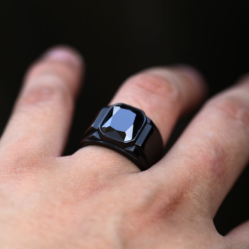 Vintage Ruby Hitam Kristal Baja Titanium Pria Punk Fashion Perhiasan Aksesoris Pernikahan Jari Rings