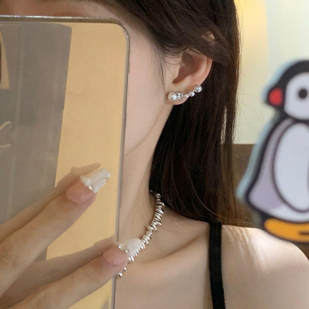 Needway Wanita Vintage Anting Pesona Manis Indah Mutiara Trendi Niche Desain Fashion Perhiasan Alloy Gaya Korea Earrings